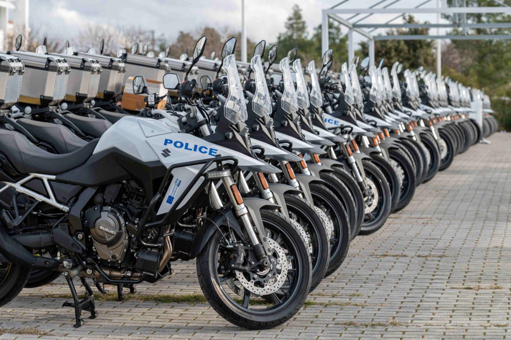 ΕΛΑΣ: Ενισχύθηκε με 431 νέες μοτοσικλέτες μέσω του προγράμματος «ΑΙΓΙΣ» – Δείτε εικόνες