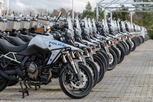 ΕΛΑΣ: Ενισχύθηκε με 431 νέες μοτοσικλέτες μέσω του προγράμματος «ΑΙΓΙΣ» – Δείτε εικόνες