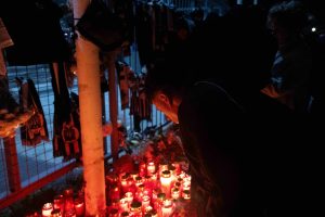 Οπαδοί στη Ρωσία ανήρτησαν πανό για τους νεκρούς φίλους του ΠΑΟΚ – ΦΩΤΟ