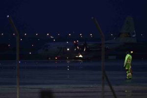 Στο «Μακεδονία» το C-130 με τις 7 σορούς των φιλάθλων του ΠΑΟΚ – Στο Παπαγεωργίου οι δύο τραυματίες