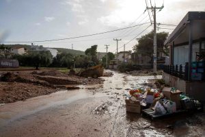 Κακοκαιρία στην Αττική: Πάνω από 1.500 κλήσεις δέχτηκε από προχθές η Πυροσβεστική