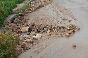 Σε εξέλιξη η κακοκαιρία – 58 κλήσεις στο Κέντρο Επιχειρήσεων του ΠΣ σε Αττική κι Εύβοια – Μήνυμα 112 στα Πολιτικά Ευβοίας