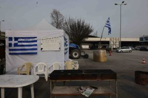 Ανοιχτά και σήμερα τα μπλόκα σε Μάλγαρα, Ευζώνους, Προμαχώνα και Νίκη – Πορεία με τρακτέρ στο Κιλκίς αύριο