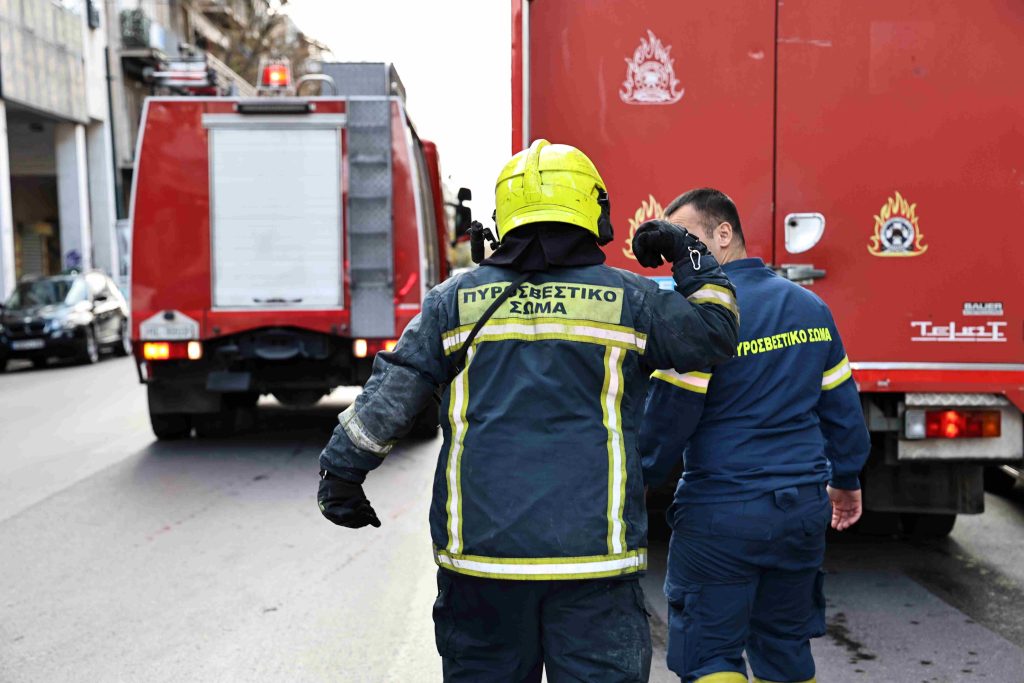 Φωτιά σε υπόγειο διαμέρισμα στα Πατήσια