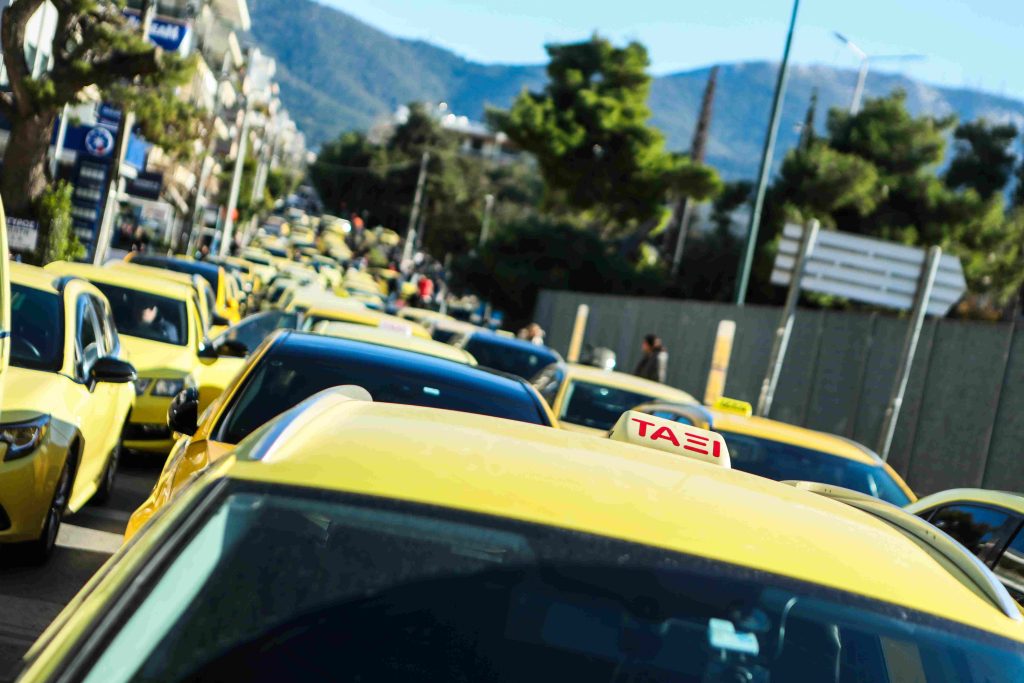 Χειρόφρενο και σήμερα τα ταξί της Αττικής