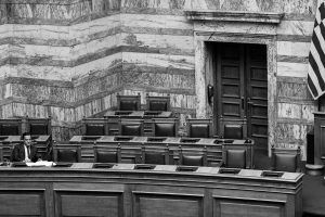 Βουλή: Οι υφυπουργοί Εργασίας και Κοινωνικής Ασφάλισης για το εργατικό δυστύχημα στα Τρίκαλα