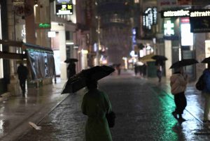 Συνεχίζεται και σήμερα η κακοκαιρία με ισχυρές βροχές, καταιγίδες και θυελλώδεις ανέμους έως 10 μποφόρ