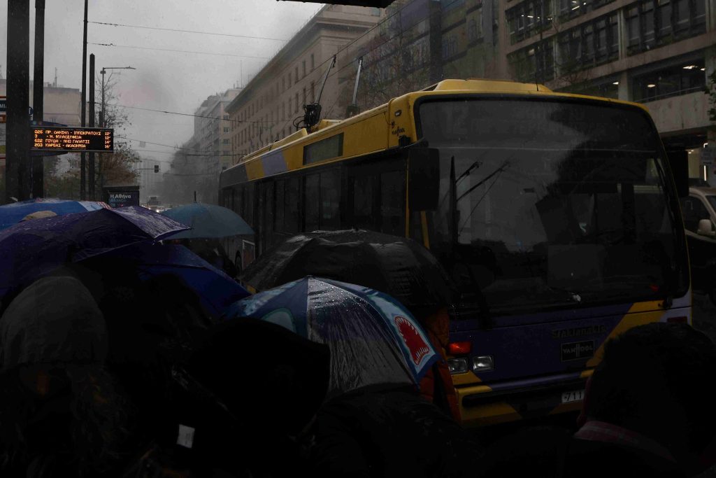 Νέα ισχυρή κακοκαιρία από σήμερα με  βροχές και καταιγίδες – Πού θα χιονίσει