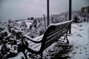 Κακοκαιρία στην Ήπειρο: Χιονόπτωση ακόμη και στο κέντρο των Ιωαννίνων – Το “έστρωσε” στα ορεινά της Άρτας