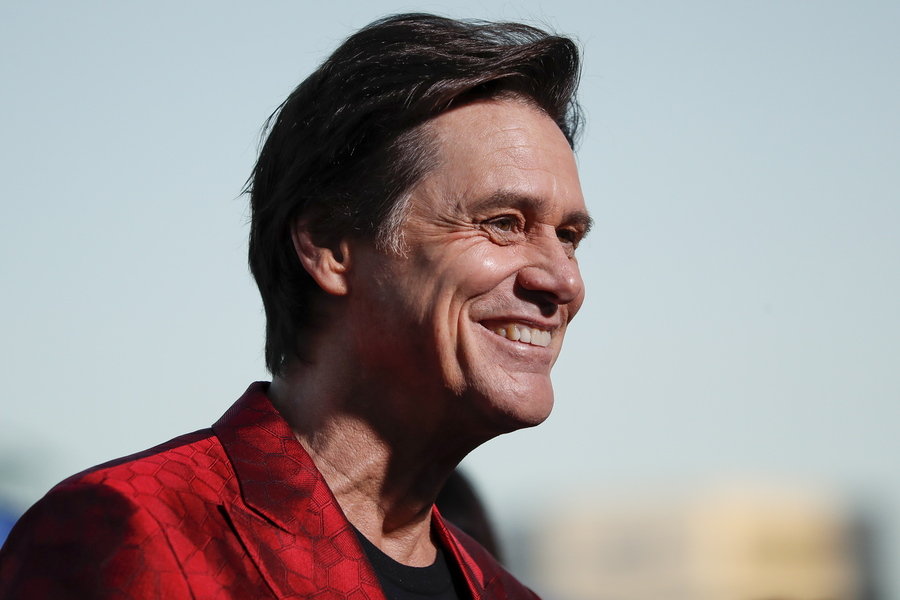 Σάλος στο διαδίκτυο με την εμφάνιση του Τζιμ Κάρεϊ – “Αυτός είναι ο σωσίας του”, vid