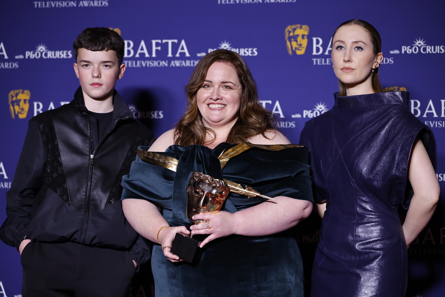 Η Τζέσικα Γκάνινγκ θα υποδυθεί τη θρυλική Κας Έλιοτ του συγκροτήματος The Mamas & the Papas