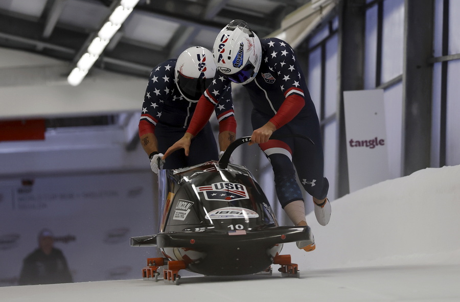 Γκρεμοτσακίστηκαν στο Bobsled! Δείτε το βίντεο με τους Αμερικανούς στην Ιταλία, vid