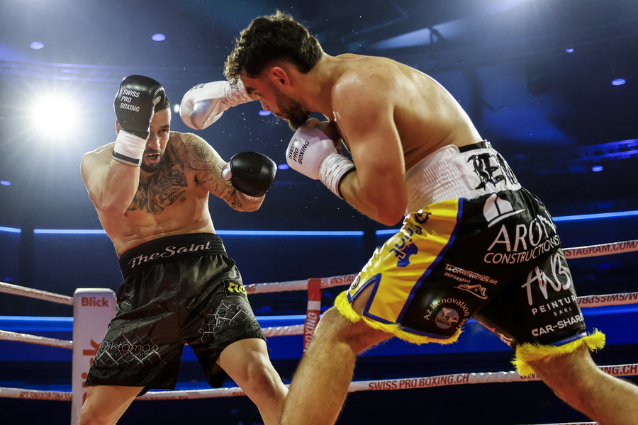 Τρέλα: Νέο άθλημα θέλει τους παίκτες να συγκρούονται…μετωπικά! vid