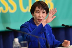 Η πρωθυπουργός της Ιαπωνίας, Σανάε Τακαΐτσι, πέτυχε σαρωτική νίκη στις εκλογές