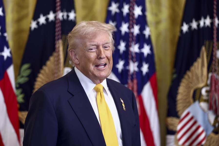 Ο Λευκός Οίκος δημοσιοποίησε φωτογραφία του Τραμπ μαζί με τον νέο Έλληνα Πρέσβη στις ΗΠΑ