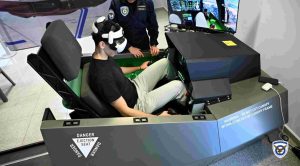 Η νεολαία “πέταξε” με μαχητικά F-16 – Συστήματα εικονικής πραγματικότητας VR στην Πάτρα – ΦΩΤΟ