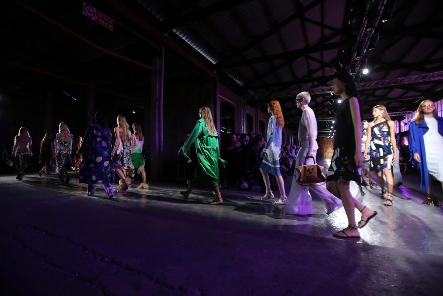 Emilio Pucci: Νέα βιογραφία για τον διάσημο Ιταλό σχεδιαστή – Πώς από κατάσκοπος έγινε ίνδαλμα της μόδας