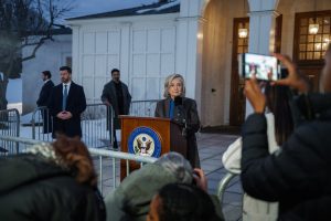 Υπόθεση Έπσταϊν: Σήμερα η κατάθεση του Μπιλ Κλίντον μετά τα «δεν γνώριζα τίποτα» της Χίλαρι