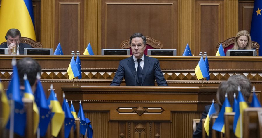 Ο Ρούτε μιλάει για αποστολή νατοϊκών στρατευμάτων στην Ουκρανία σε ξηρά, στεριά και θάλασσα, vid