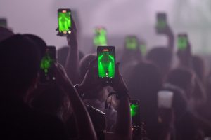 Δείτε τι φέρνουν αφού φρόντισαν να «μαντρώσουν» τους πάντες στα social media