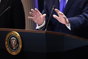 ΗΠΑ: Υπεγράφη το διάταγμα για τον παγκόσμιο δασμό 10%