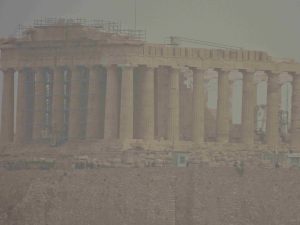 Σε εξέλιξη επεισόδιο μεταφοράς σκόνης από την περιοχή της Λιβύης και της Αιγύπτου – Ποιες περιοχές επηρεάζει