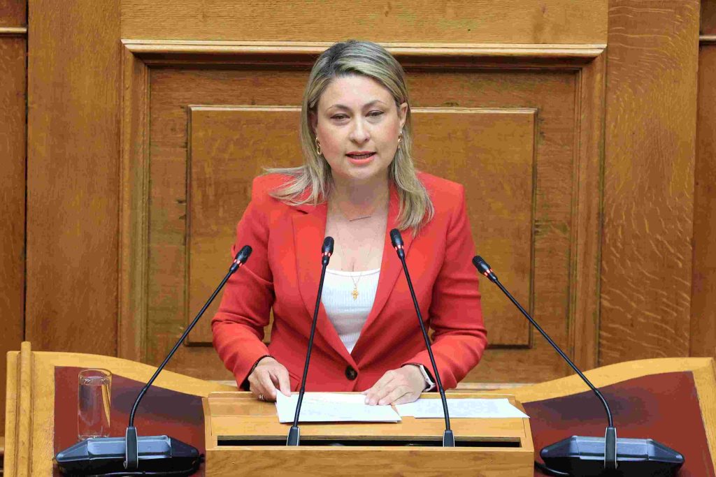 Πάτρα: Επίθεση με μπογιές στο πολιτικό γραφείο της βουλευτού της ΝΔ, Χρ. Αλεξοπούλου