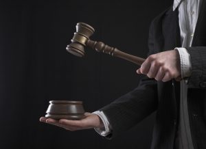 Safeya Binzagr: Tιμή – ρεκόρ, άνω των 2 εκατ. δολαρίων, για το έργο της «Coffee Shop in Madina Road» – ΦΩΤΟ