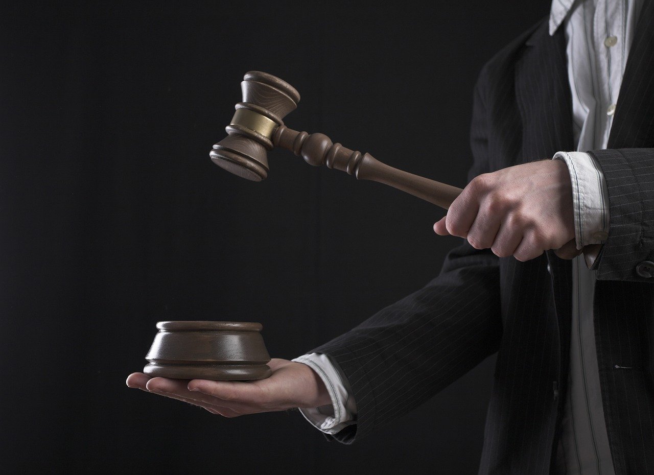 Safeya Binzagr: Tιμή – ρεκόρ, άνω των 2 εκατ. δολαρίων, για το έργο της «Coffee Shop in Madina Road» – ΦΩΤΟ