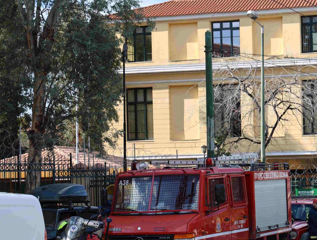 Φάρσα το τηλεφώνημα για βόμβα στα δικαστήρια της Ευελπίδων – Αποκαταστάθηκε η κυκλοφορία των οχημάτων