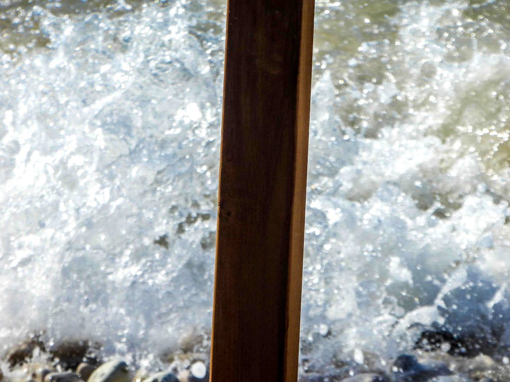 Λήμνος: Υποχώρησε από την κακοκαιρία το οδόστρωμα στην παραλιακή οδό Αγίου Ιωάννη Κάσπακα