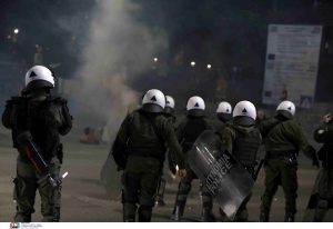 Η Ένωση Αστυνομικών Υπαλλήλων Θεσσαλονίκης για τα σοβαρά επεισόδια έξω από το ΑΠΘ