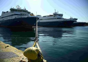 Δένουν κάβους τα πλοία στις 28 Φεβρουαρίου: 24ωρη απεργία της ΠΝΟ στη μνήμη των θυμάτων των Τεμπών