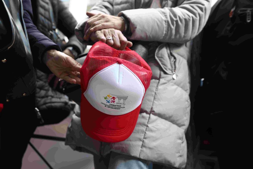 Πορεία προς το μέγαρο Μαξίμου ξεκίνησαν οι εργαζόμενοι του τουρισμού και του επισιτισμού