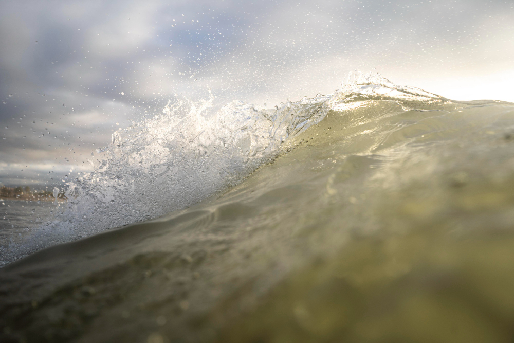 Εντυπωσιακό ΒΙΝΤΕΟ με υδροστρόβιλο στο λιμάνι της Ραφήνας