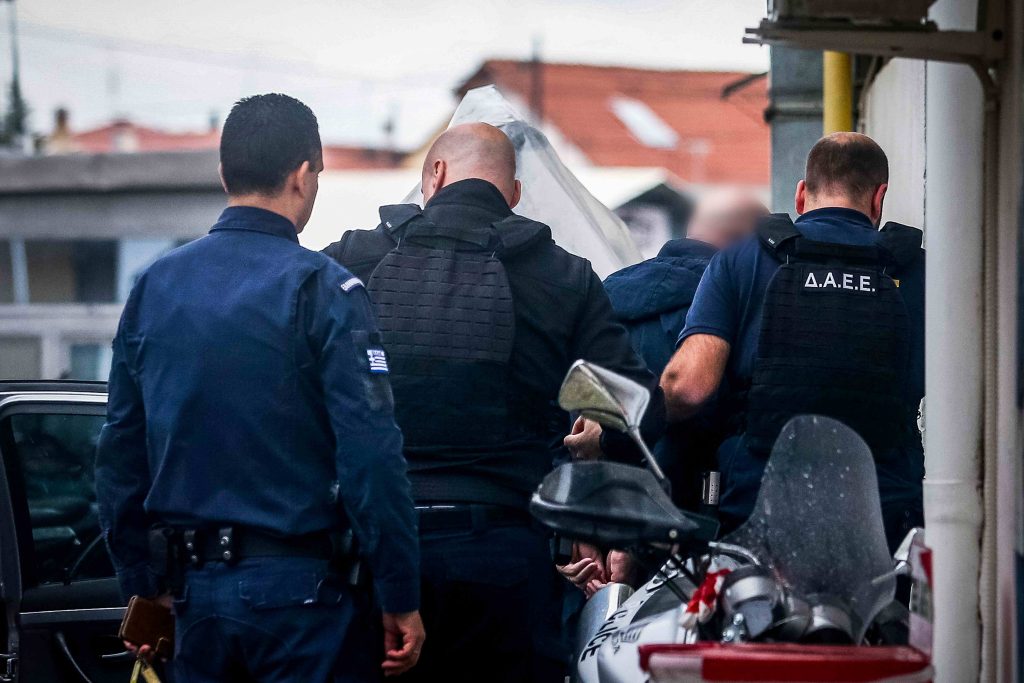 Τρίκαλα: Προθεσμία για αύριο το μεσημέρι πήρε ο ιδιοκτήτης της μπισκοτοβιομηχανίας