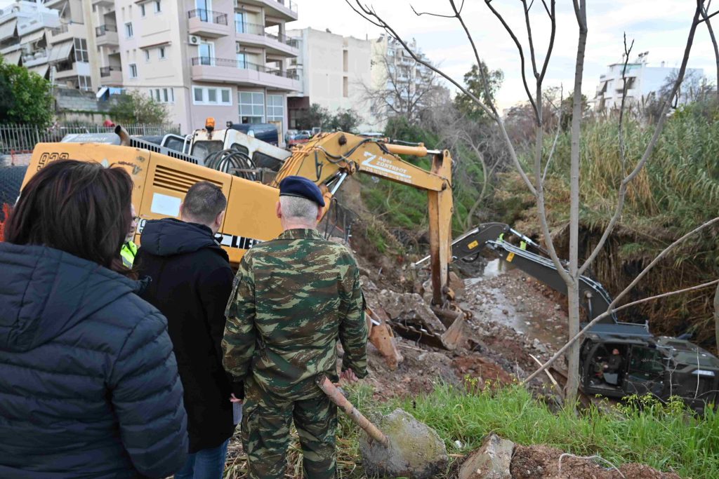 Νίκος Χαρδαλιάς: Έκανε αυτοψία στα έργα διευθέτησης που ξεκίνησαν στο ρέμα Πικροδάφνης