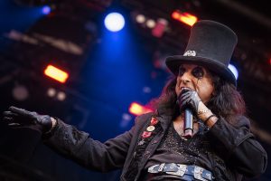 Ο Άλις Κούπερ ανακοίνωσε νέα απομνημονεύματα με τίτλο «Devil on My Shoulder»