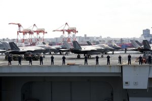 Η Βρετανία έχει θέσει σε ετοιμότητα το αεροπλανοφόρο HMS Prince of Wales