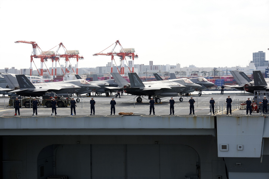 Η Βρετανία έχει θέσει σε ετοιμότητα το αεροπλανοφόρο HMS Prince of Wales