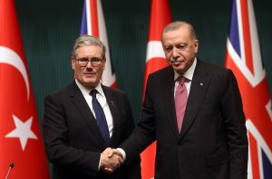 Τηλεφωνική επικοινωνία Ερντογάν – Στάρμερ για το Ιράν – Τι είπε ο Τούρκος πρόεδρος