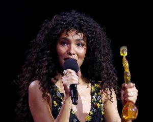 Brit Awards 2026: Τέσσερα βραβεία για την Olivia Dean και ειδική βράβευση στον Ozzy Osbourne