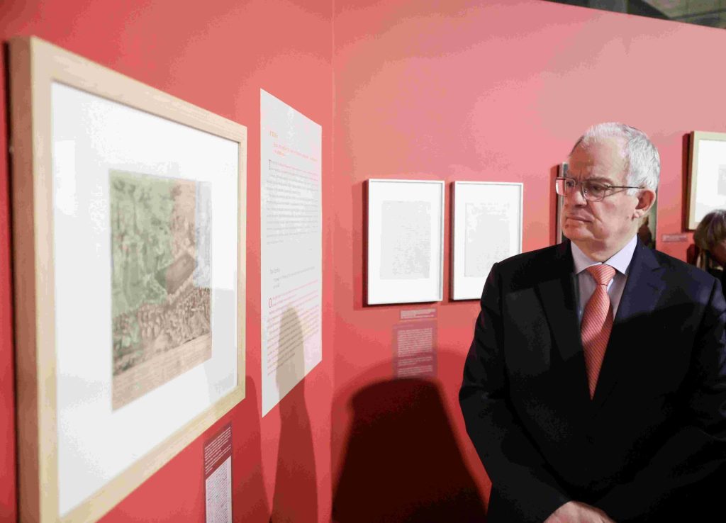 Ο Κωνσταντίνος Τασούλας εγκαινίασε την έκθεση «Στο ένδοξο αλωνάκι. Μεσολόγγι 1826, Έξοδος»