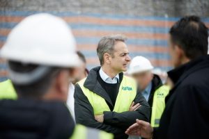 Έβαλαν… ρομποτόσκυλο να υποδεχθεί τον Μητσοτάκη στη Θεσσαλονίκη – ΒΙΝΤΕΟ-ΦΩΤΟ