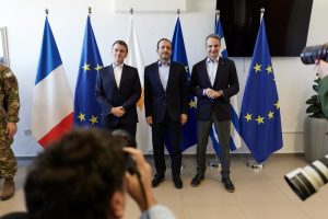 Τριμερής Μακρόν-Μητσοτάκη-Χριστοδουλίδη: «Όποιος επιτίθεται στην Κύπρο, επιτίθεται στην Ευρώπη»