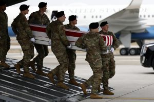 «Σας εξαπάτησαν»: Ηχηρή παραίτηση αξιωματούχου του Τραμπ εξαιτίας του πολέμου