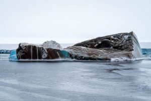 Η λίμνη με το πιο «εξωγήινο» νερό – Δεν παγώνει ούτε στους -50°C (Photo)