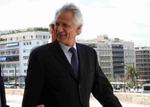 Πρώην πρωθυπουργός Γαλλίας: Οι ΗΠΑ βρίσκονται σήμερα στα χέρια εντελώς ανεύθυνων ανθρώπων