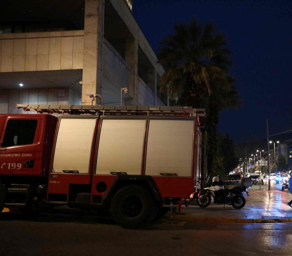 Συνελήφθη ο αλλοδαπός με τα εκρηκτικά έξω από τη ΓΑΔΑ – Είχε πάνω τρεις χειροβομβίδες!
