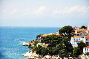 Η Σκιάθος το πρώτο νησί στην Ελλάδα με οργανωμένη στρατηγική τουρισμού για άτομα στο φάσμα του αυτισμού